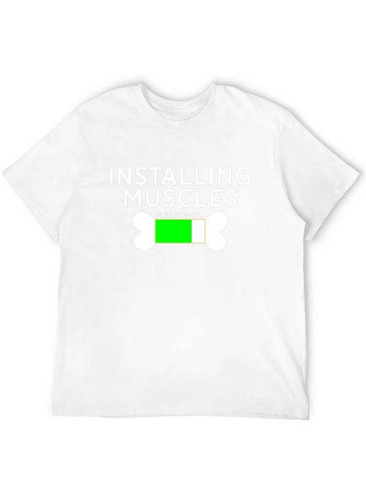 Camiseta Negra Instalando Músculos Original y Divertida