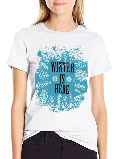 Camiseta Negra Winter Is Here Diseño Invernal