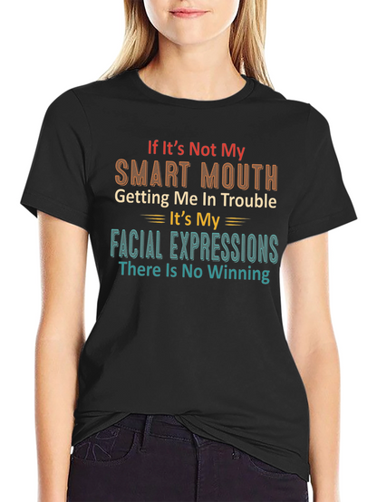 Camiseta Negra: Boca Inteligente y Expresiones Faciales