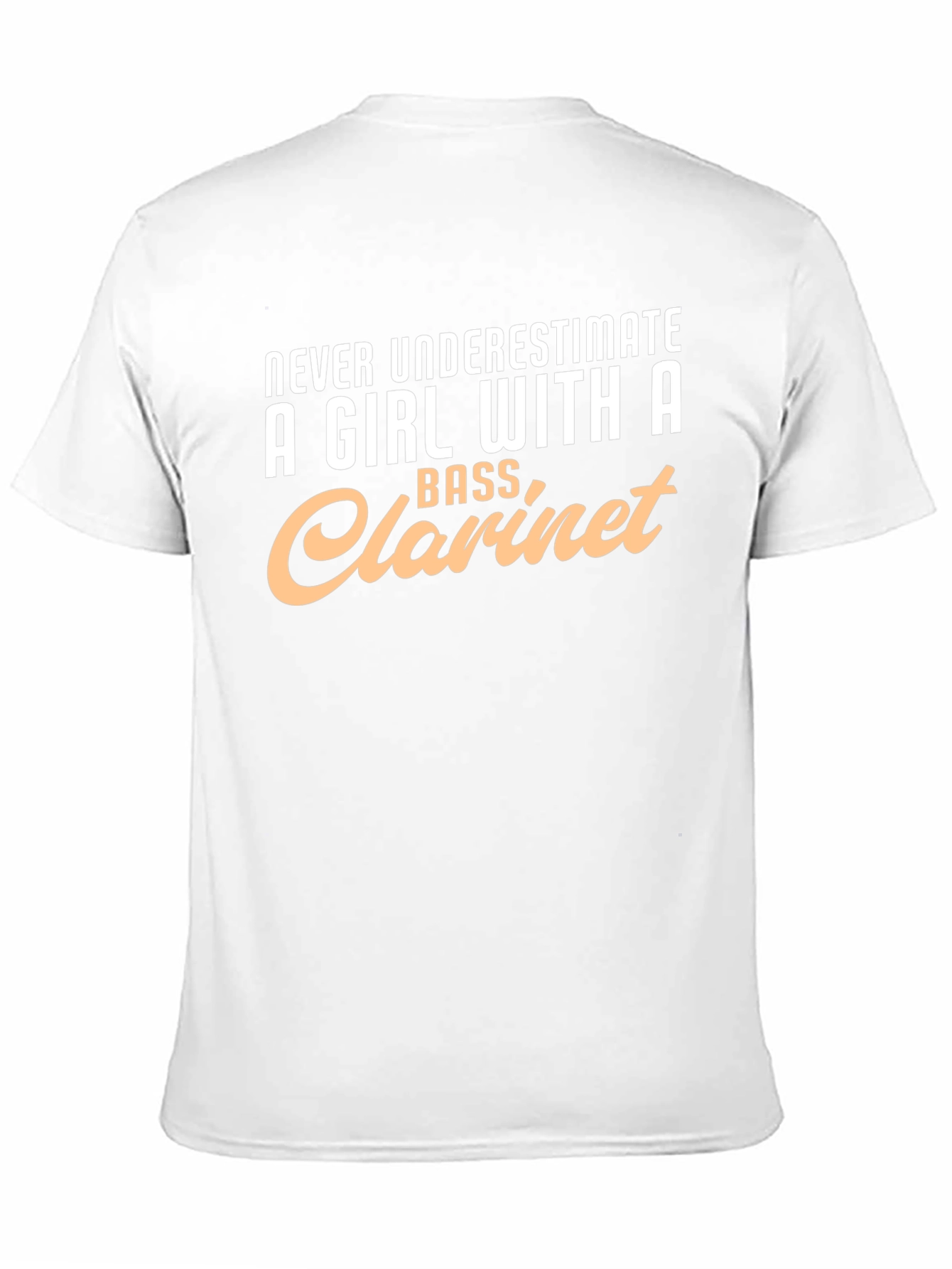Camiseta Negra: Chica con Clarinete Bajo - ¡No Subestimes!