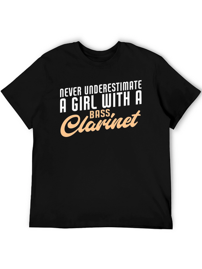 Camiseta Negra: Chica con Clarinete Bajo - ¡No Subestimes!