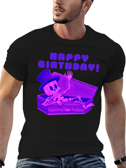Camiseta Negra Feliz Cumpleaños Esqueleto en Ataúd