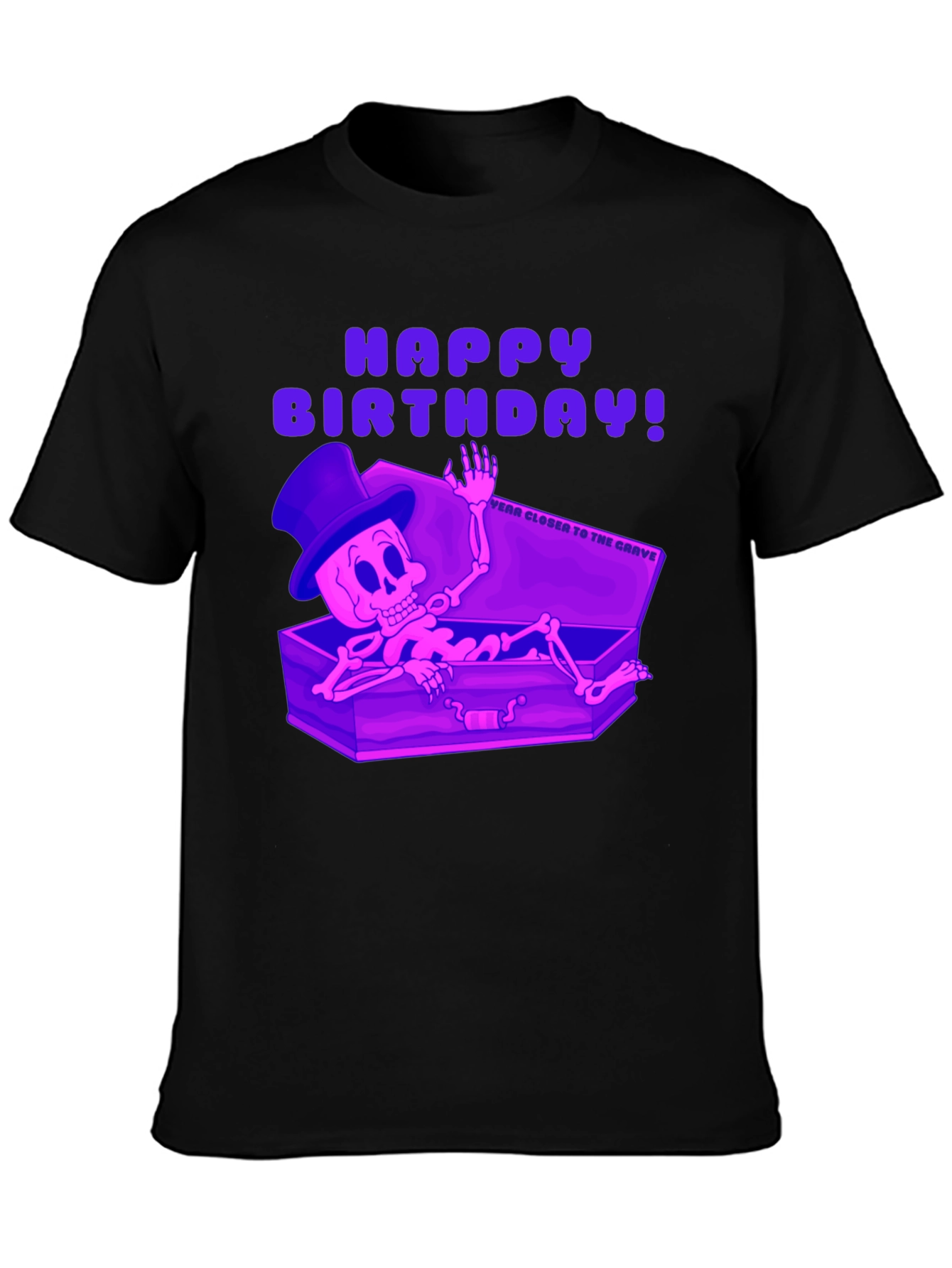 Camiseta Negra Feliz Cumpleaños Esqueleto en Ataúd