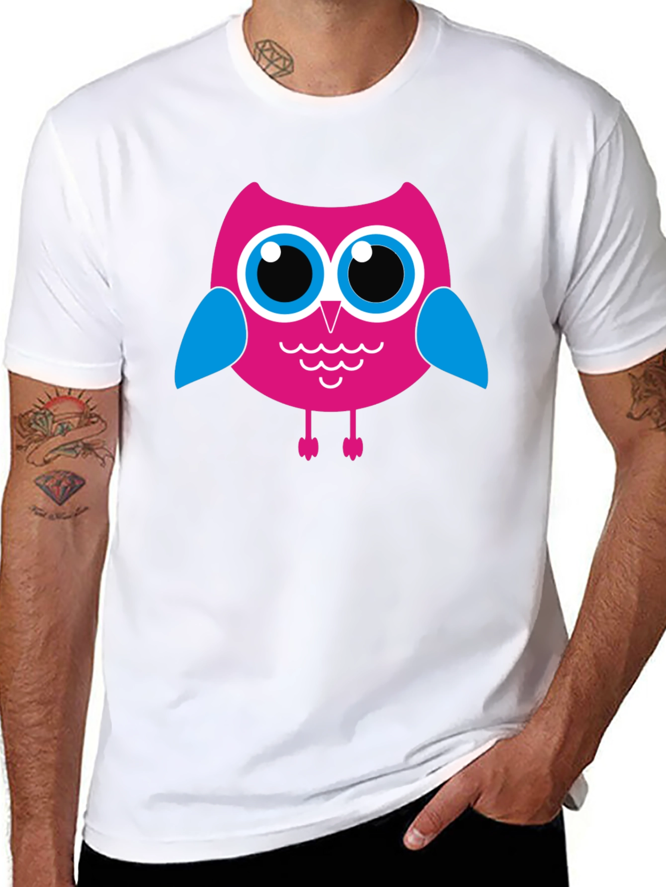 Camiseta Negra con Búho Rosado para Hombre