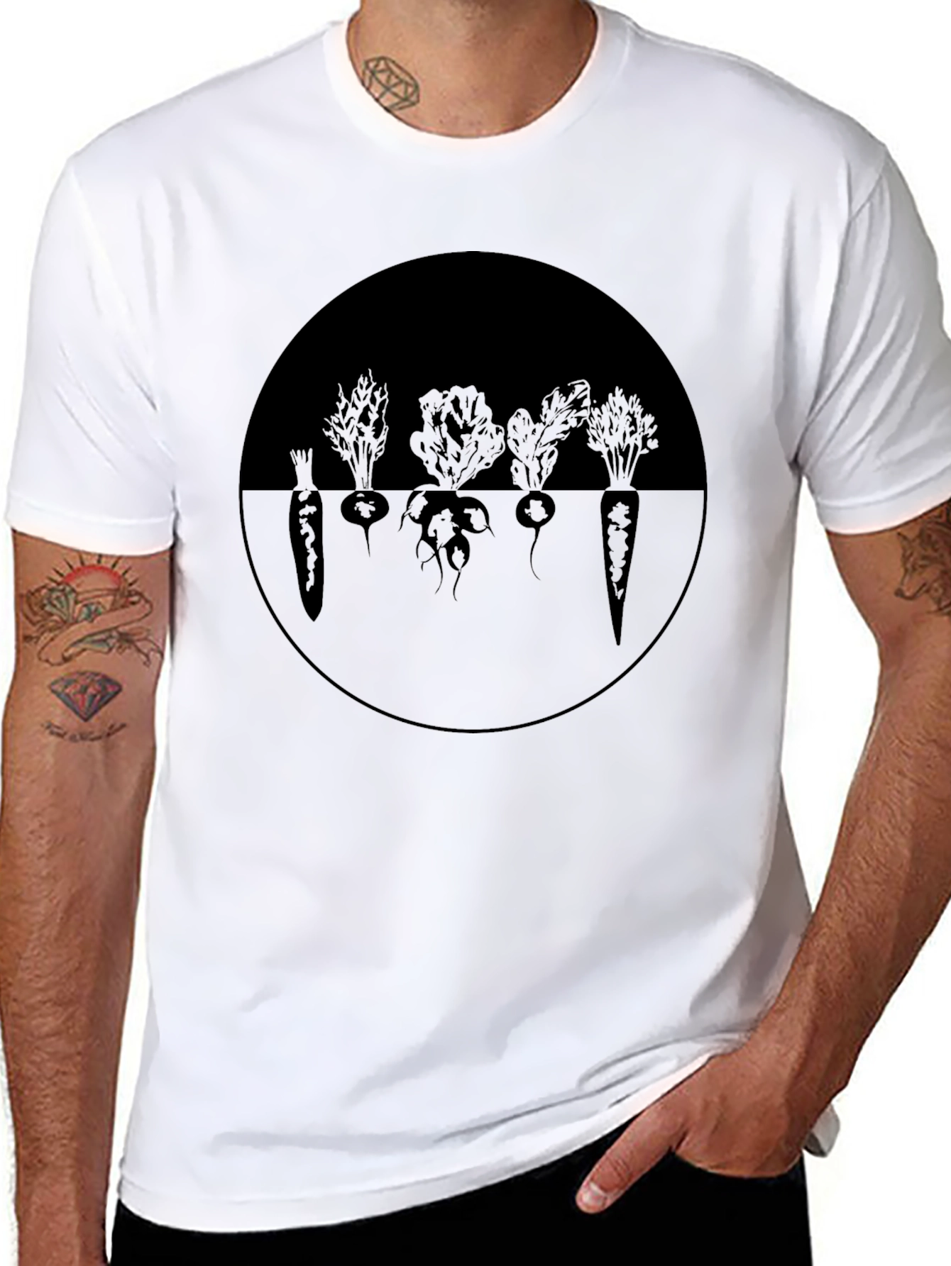 Camiseta Negra con Diseño de Vegetales