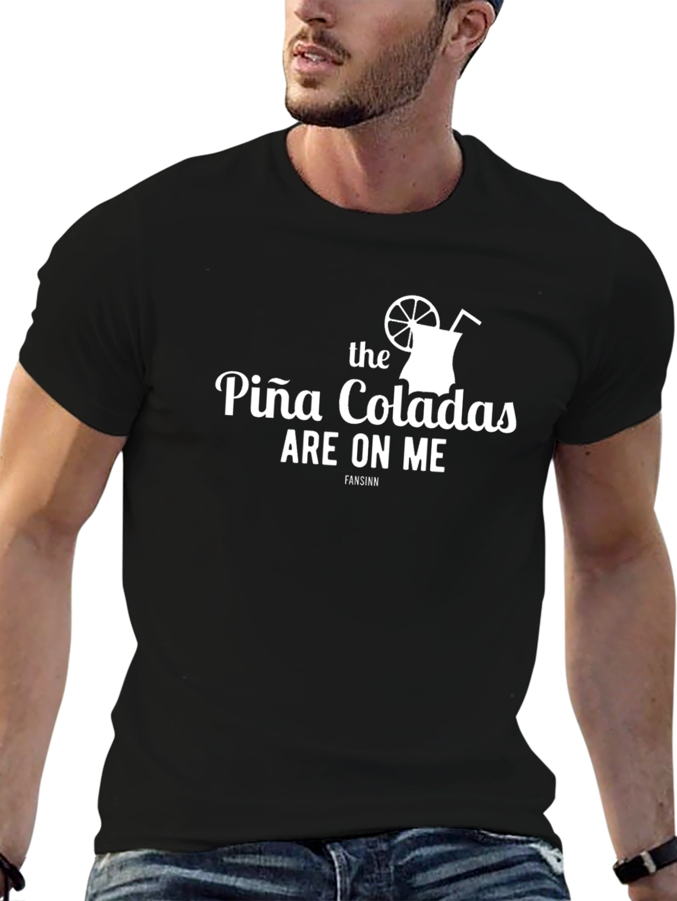 Camiseta Negra Piña Coladas On Me Divertida y Cómoda