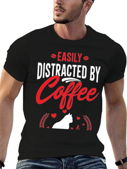 Camiseta Negra: Café y Gato Distraen Fácilmente