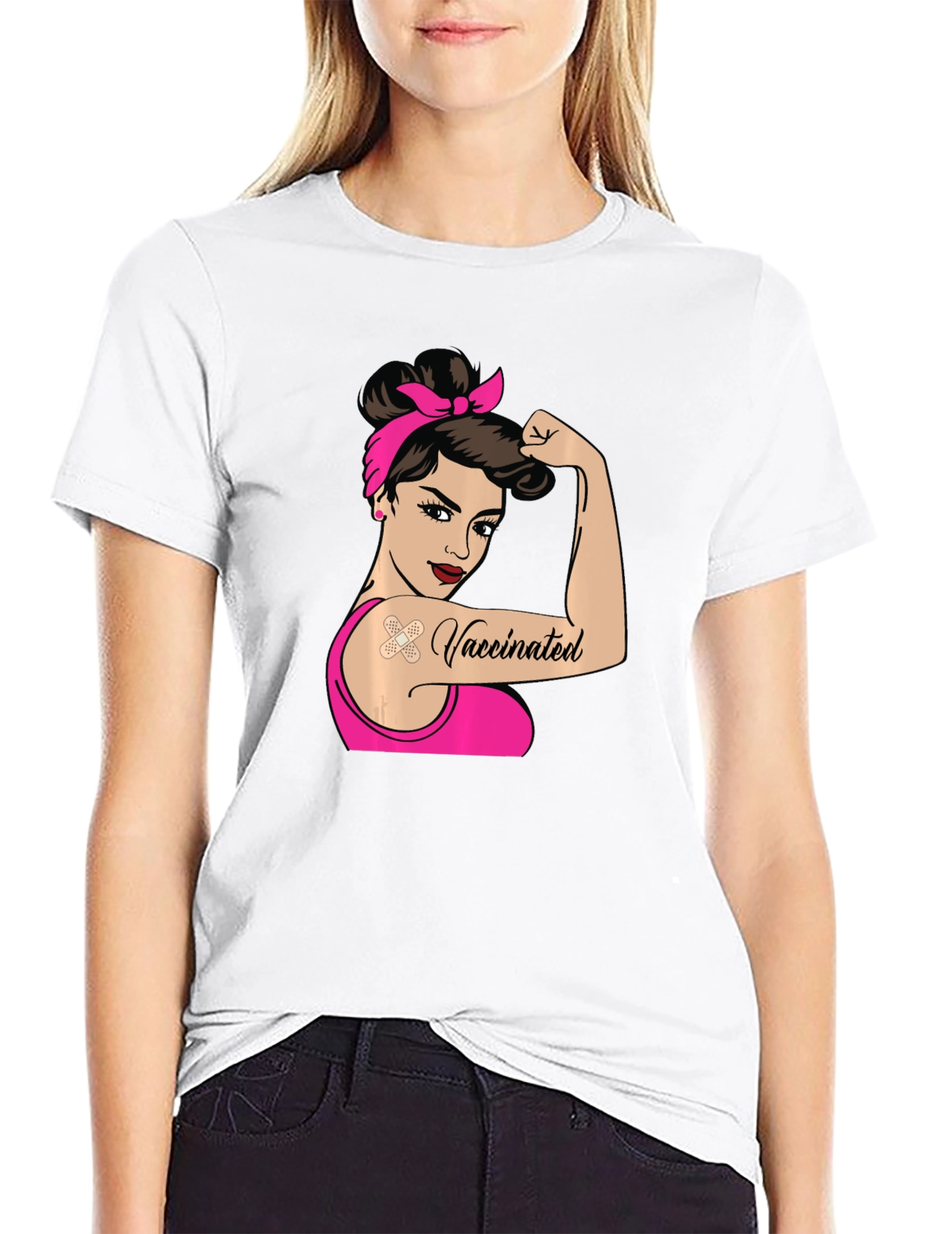 Camiseta Negra con Diseño de Mujer Vacunada