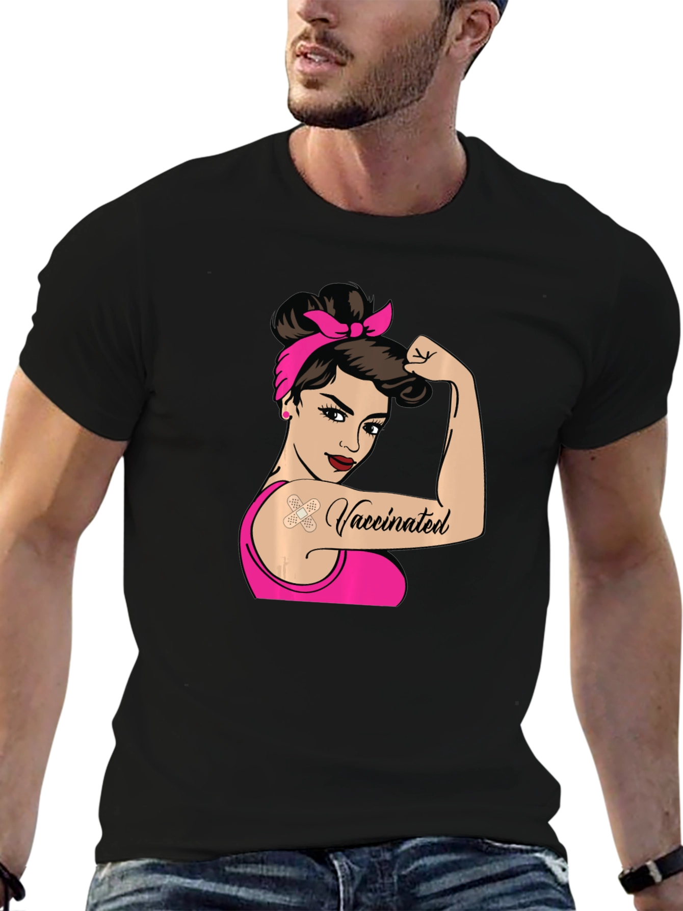 Camiseta Negra con Diseño de Mujer Vacunada