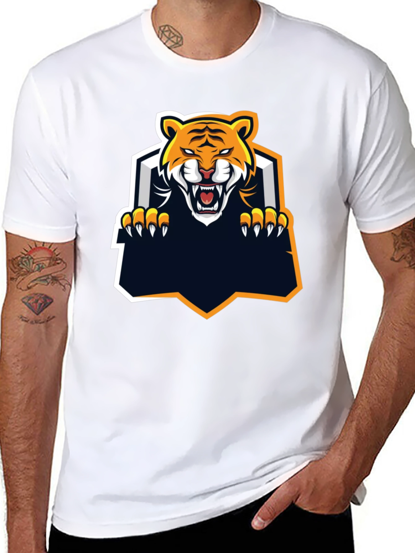 Camiseta Negra con Diseño de Tigre Feroz