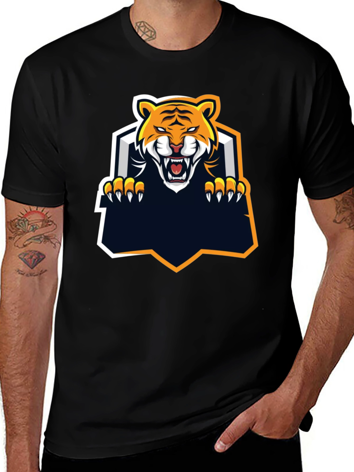 Camiseta Negra con Diseño de Tigre Feroz