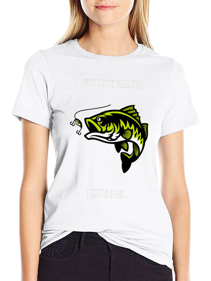 Camiseta Negra: No Atrapa Sentimientos Atrapa Peces