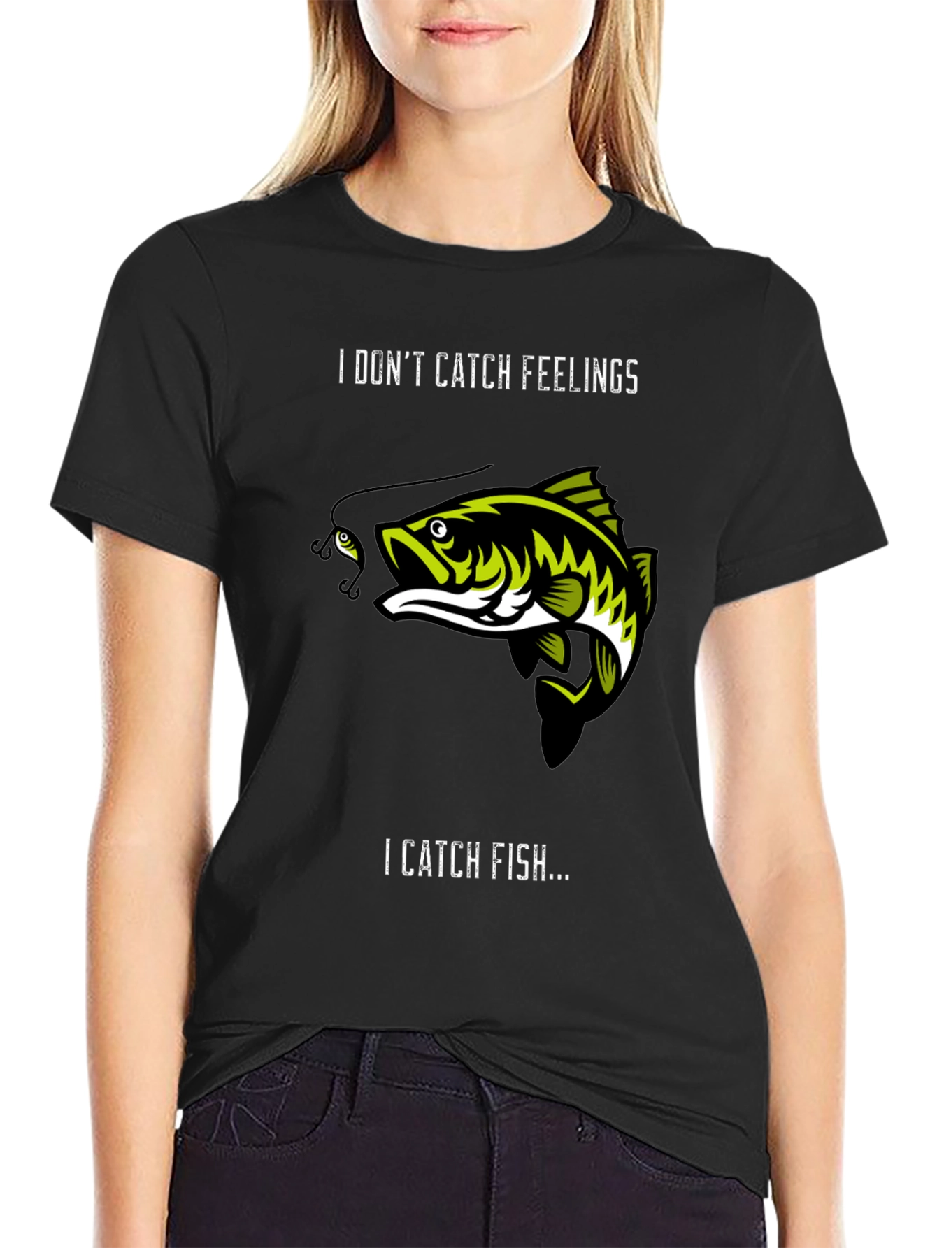 Camiseta Negra: No Atrapa Sentimientos Atrapa Peces