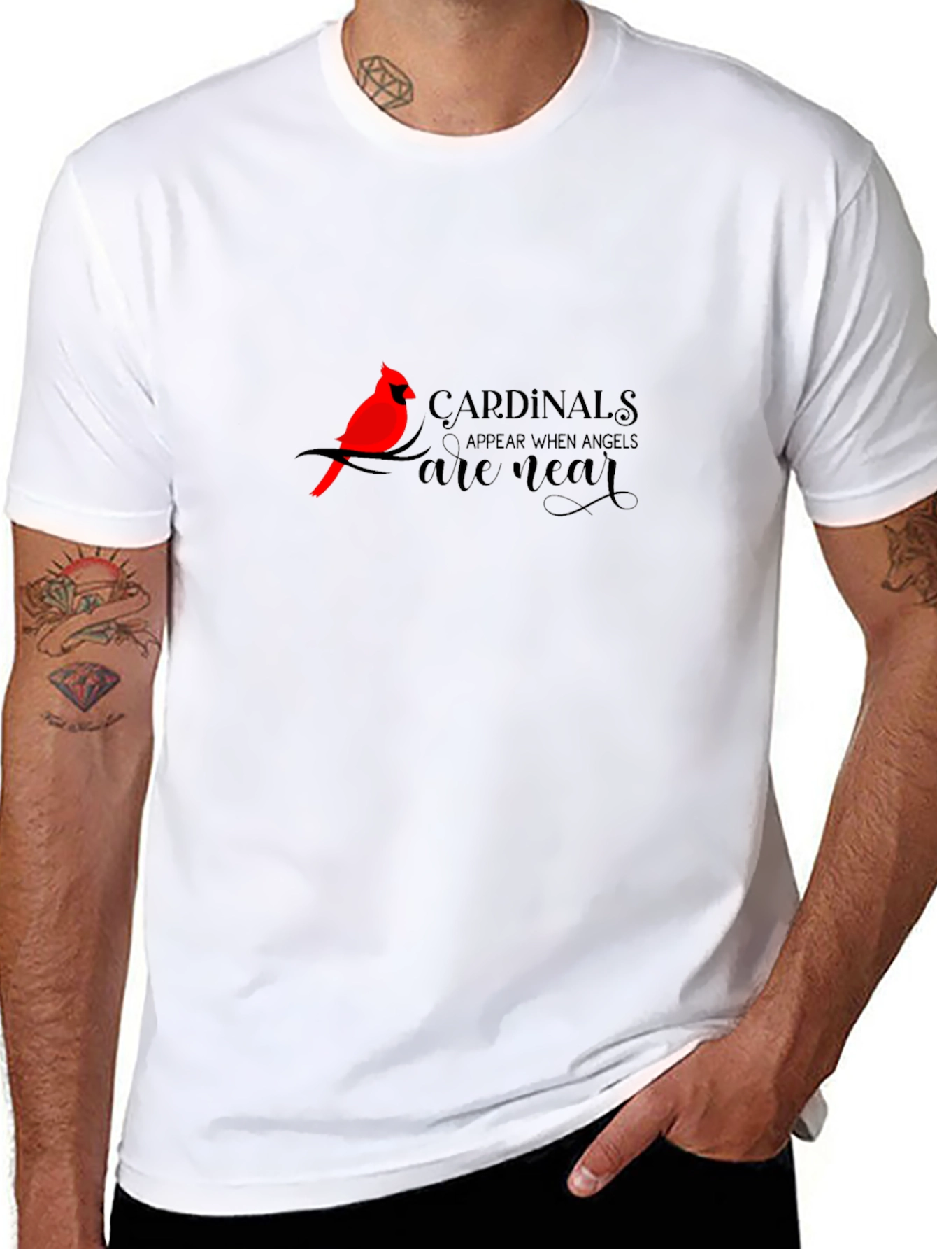 Camiseta Negra Cardenales Cerca de Ángeles