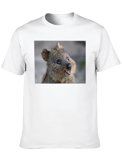 Camiseta Negra con Diseño de Quokka Sonriente