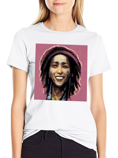 Camiseta Negra con Diseño Artístico de Rasta