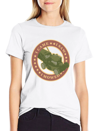 Camiseta Negra con Diseño de Cortacésped