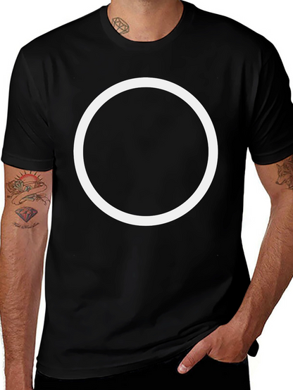 Camiseta Hombre Negra con Círculo Blanco Estilo Casual