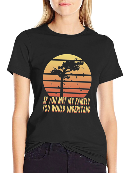 Camiseta Negra: Árbol al Atardecer y Frase Familiar