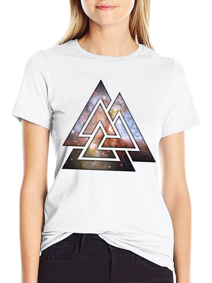 Camiseta Hombre Negra Diseño Triángulos Cósmicos