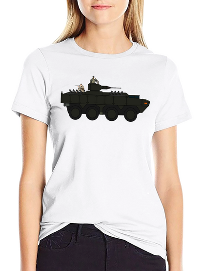 Camiseta Negra con Diseño de Tanque Militar