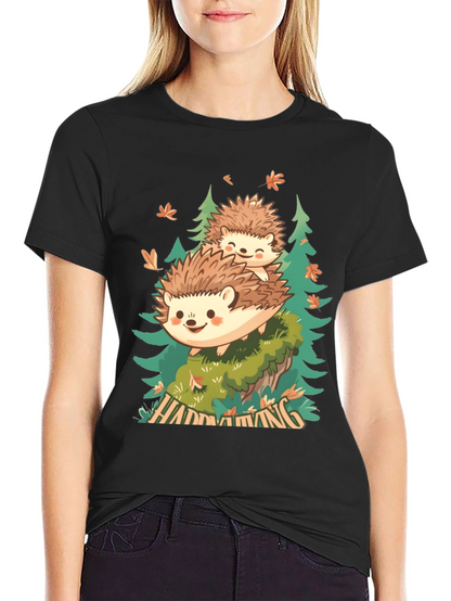 Camiseta Negra con Diseño de Erizo en el Bosque