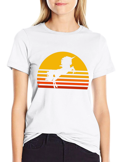 Camiseta Negra Unicornio Atardecer Retro