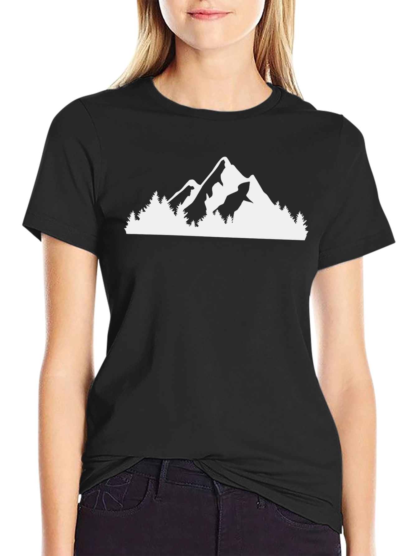 Camiseta Negra con Diseño de Montaña y Bosque