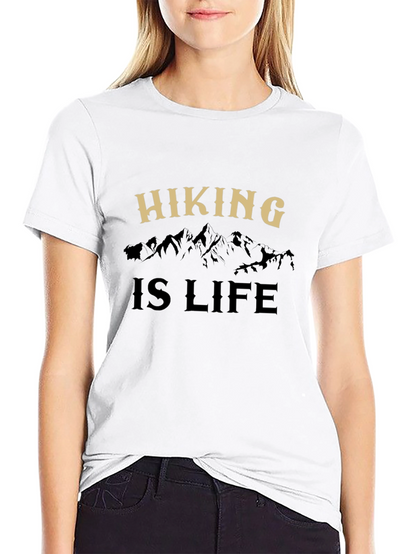 Camiseta Negra Hiking is Life para Aventureros
