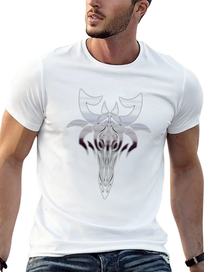 Camiseta Negra con Diseño Abstracto Estilizado