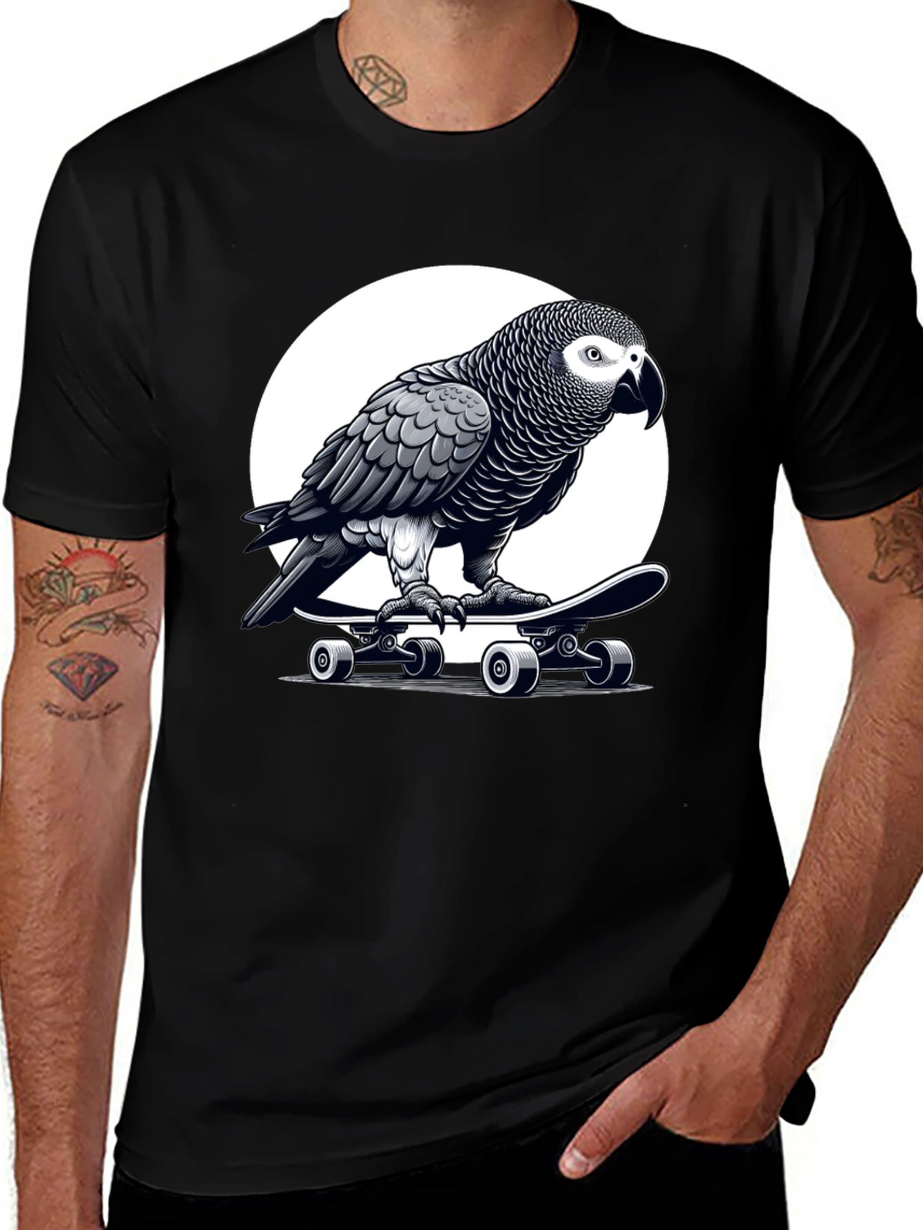 Camiseta Negra con Loro Skater