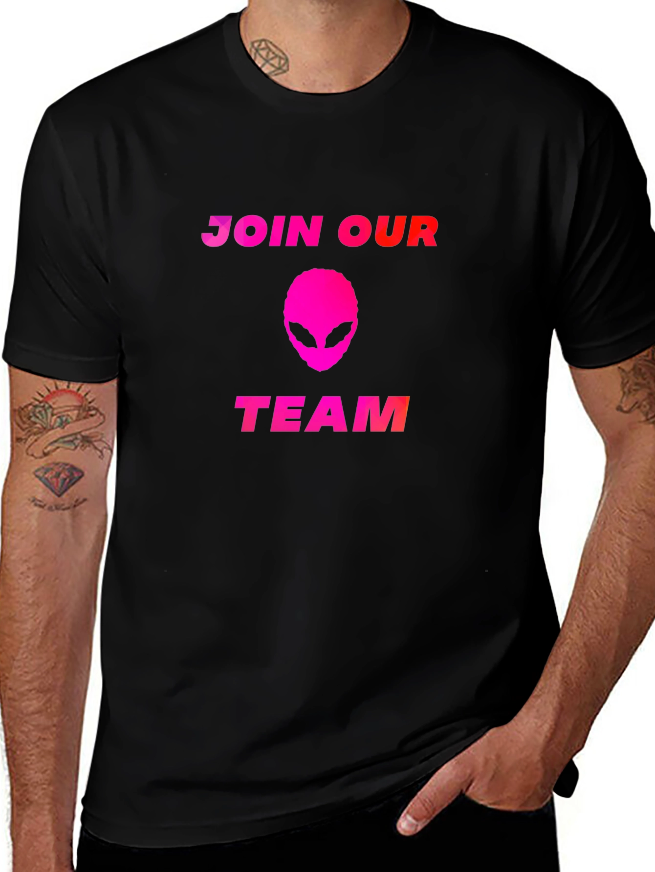 Camiseta Negra Alienígena - Únete a Nuestro Equipo