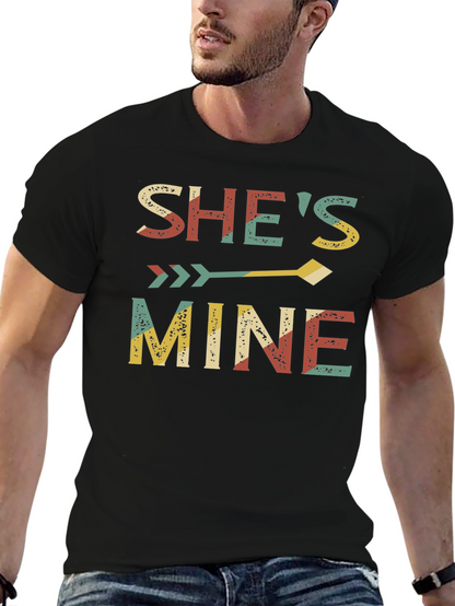 Camiseta Negra Shes Mine para Parejas
