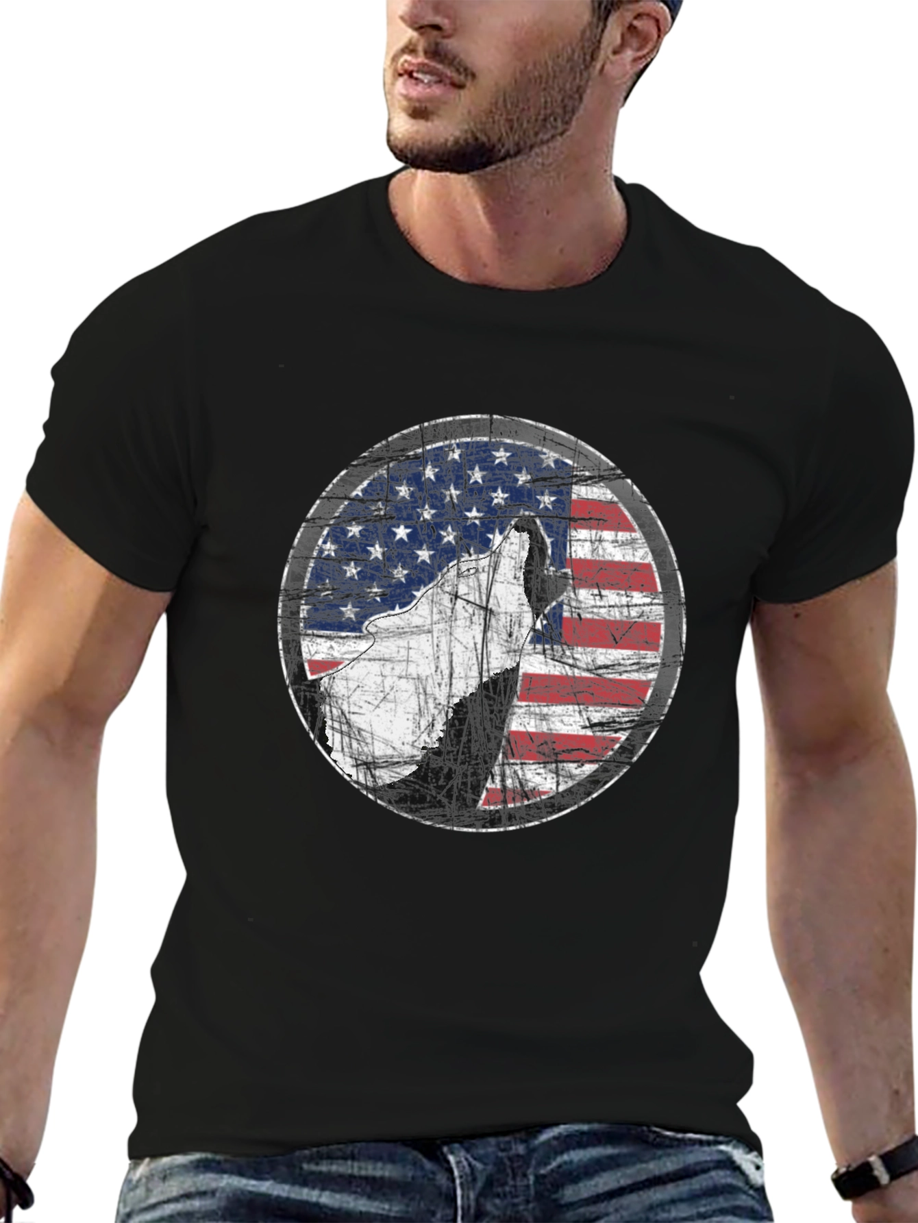 Camiseta Negra con Diseño de Lobo y Bandera Americana