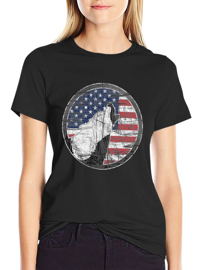 Camiseta Negra con Diseño de Lobo y Bandera Americana