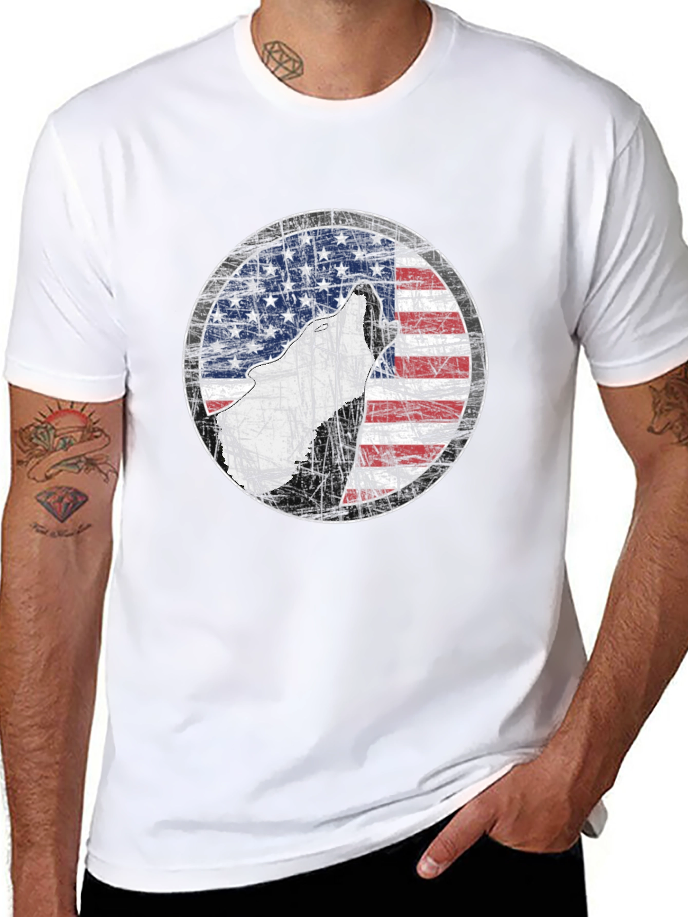 Camiseta Negra con Diseño de Lobo y Bandera Americana