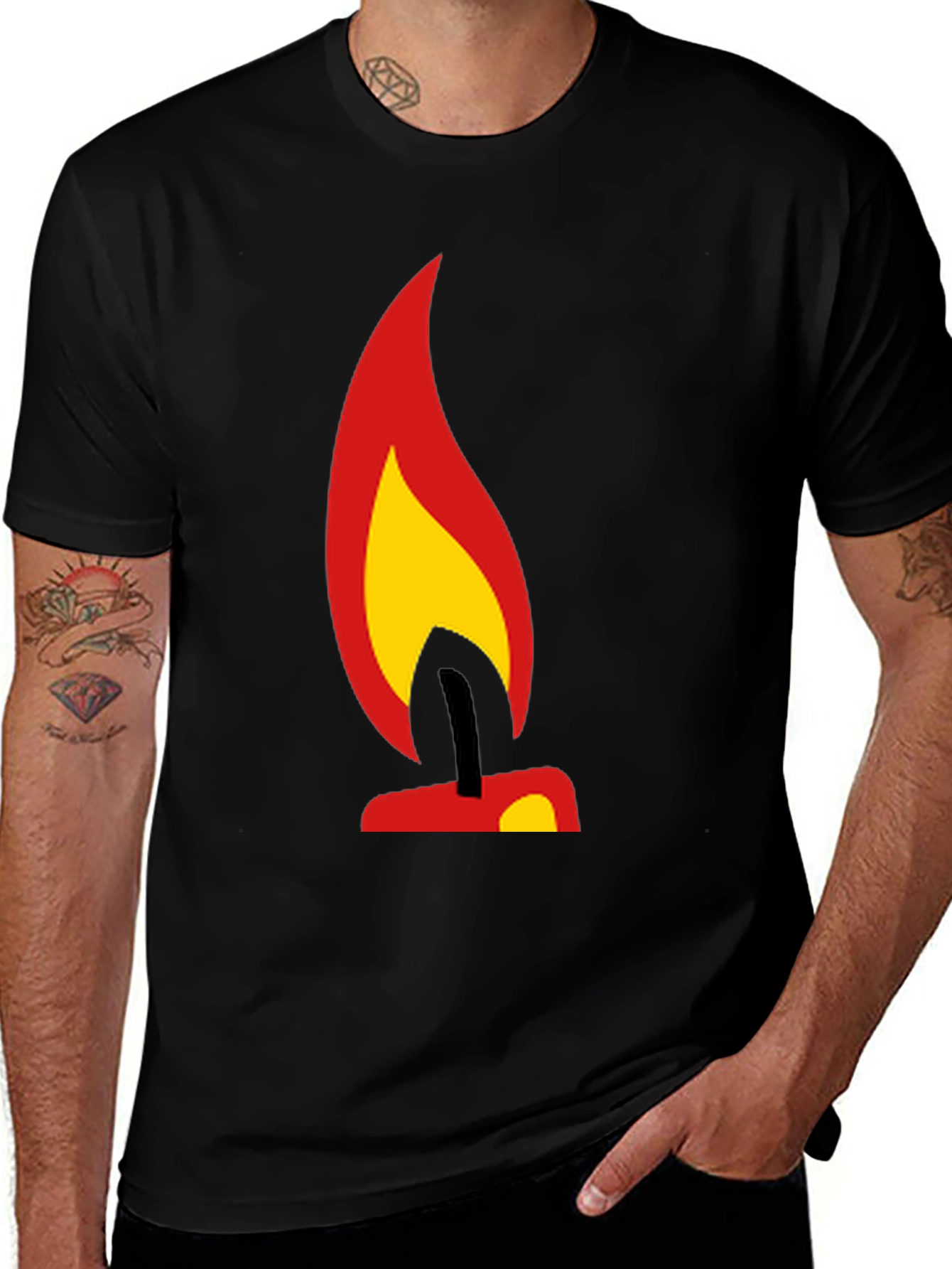 Camiseta Negra con Diseño de Vela Ardiente