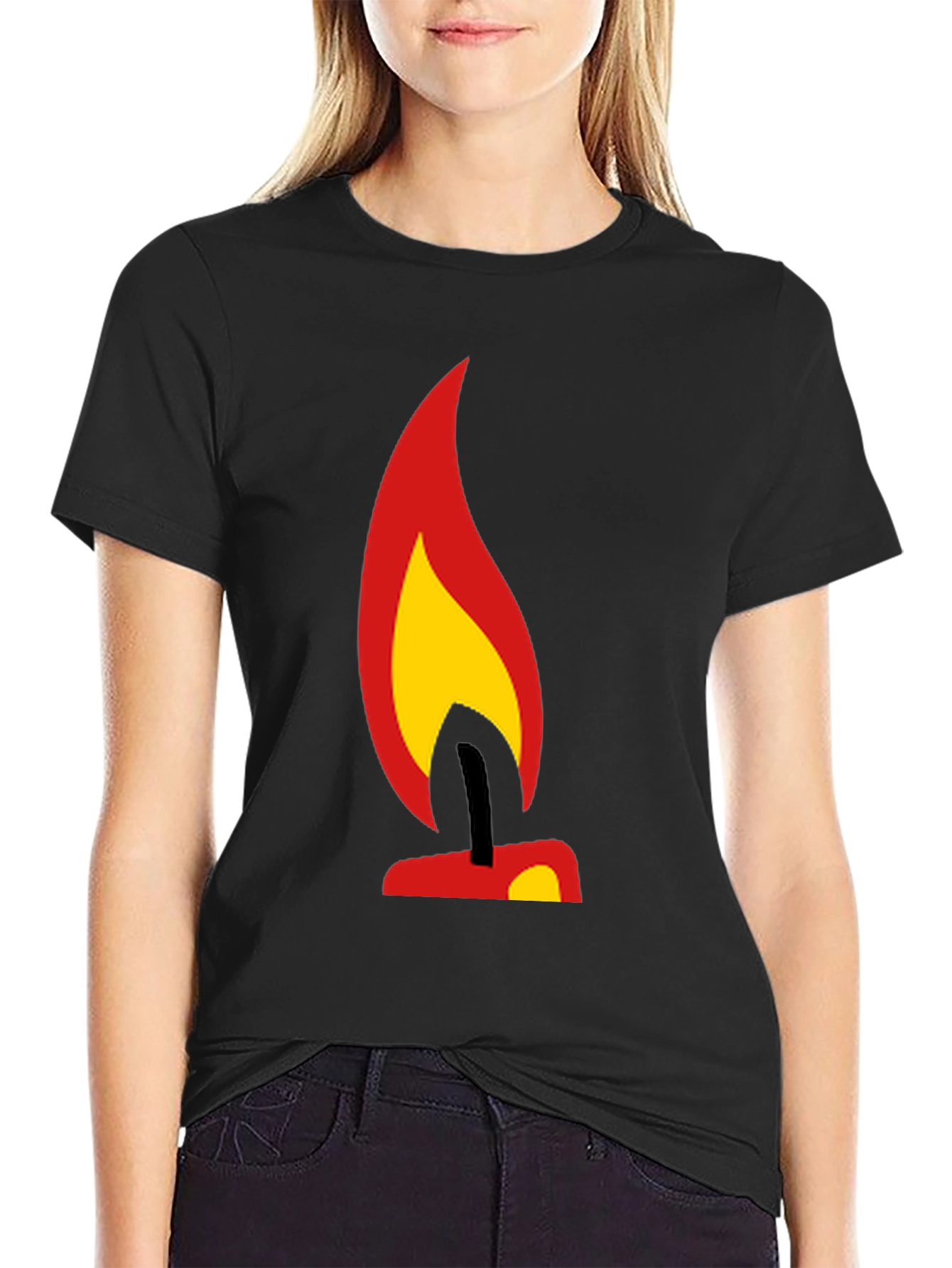 Camiseta Negra con Diseño de Vela Ardiente