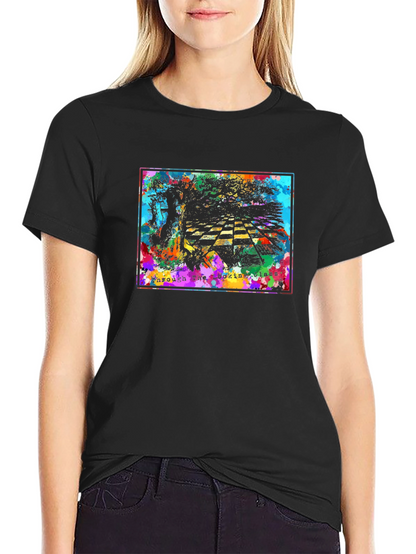 Camiseta Negra Gráfica: A Través del Espejo