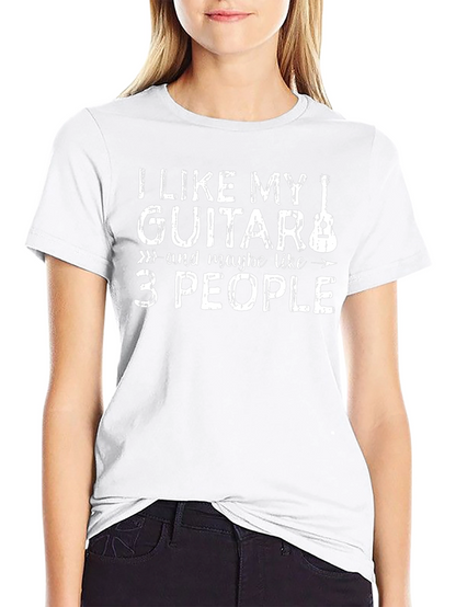 Camiseta Negra: Guitarra y 3 Personas