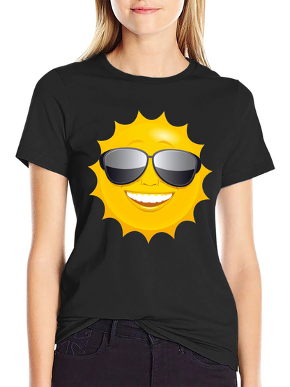 Camiseta Negra con Diseño de Sol Sonriente