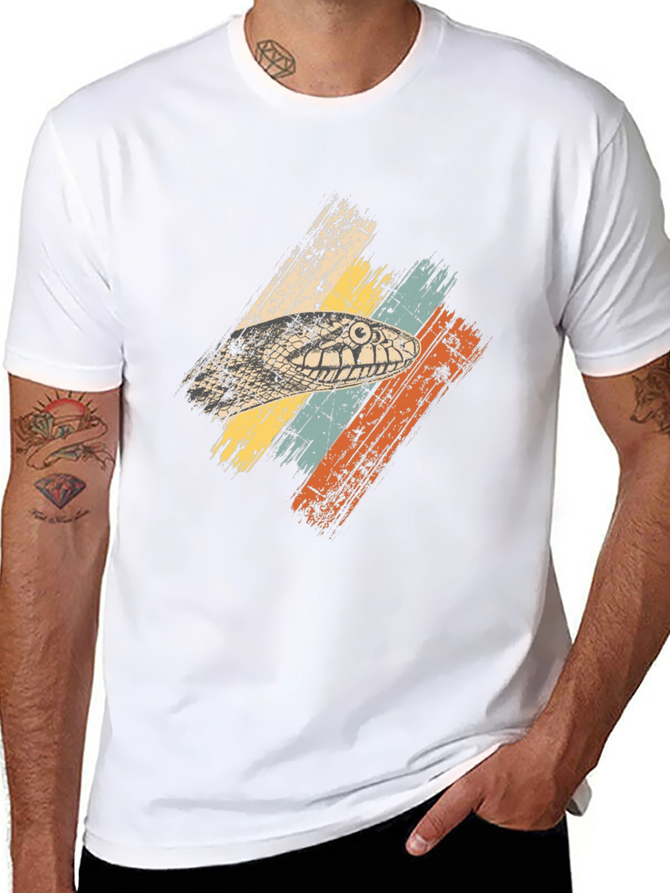 Camiseta Negra con Diseño de Serpiente Retro