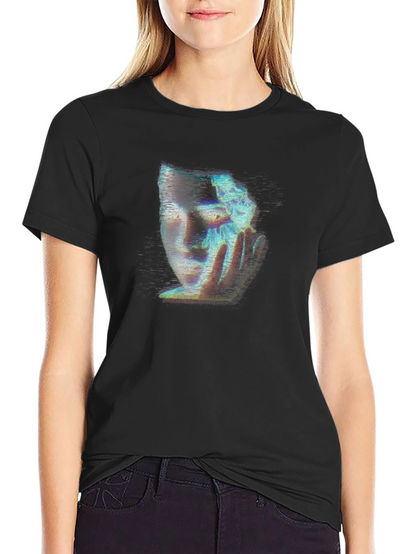Camiseta Negra con Diseño Abstracto de Rostro Femenino