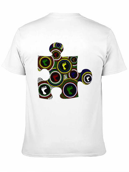 Camiseta Negra con Diseño Abstracto de Huellas