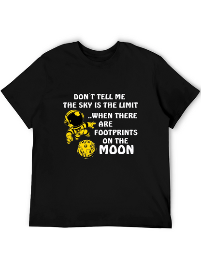 Camiseta Negra con Diseño de Astronauta y la Luna