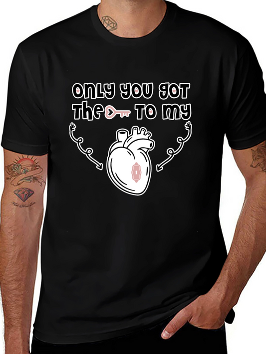 Camiseta Negra con Diseño de Corazón y Llave