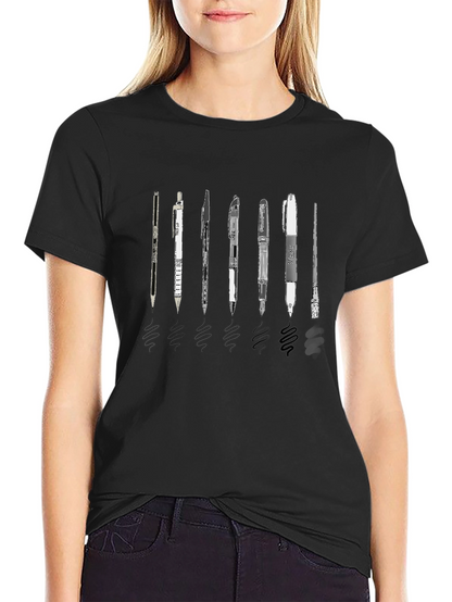 Camiseta Negra con Diseño de Bolígrafos