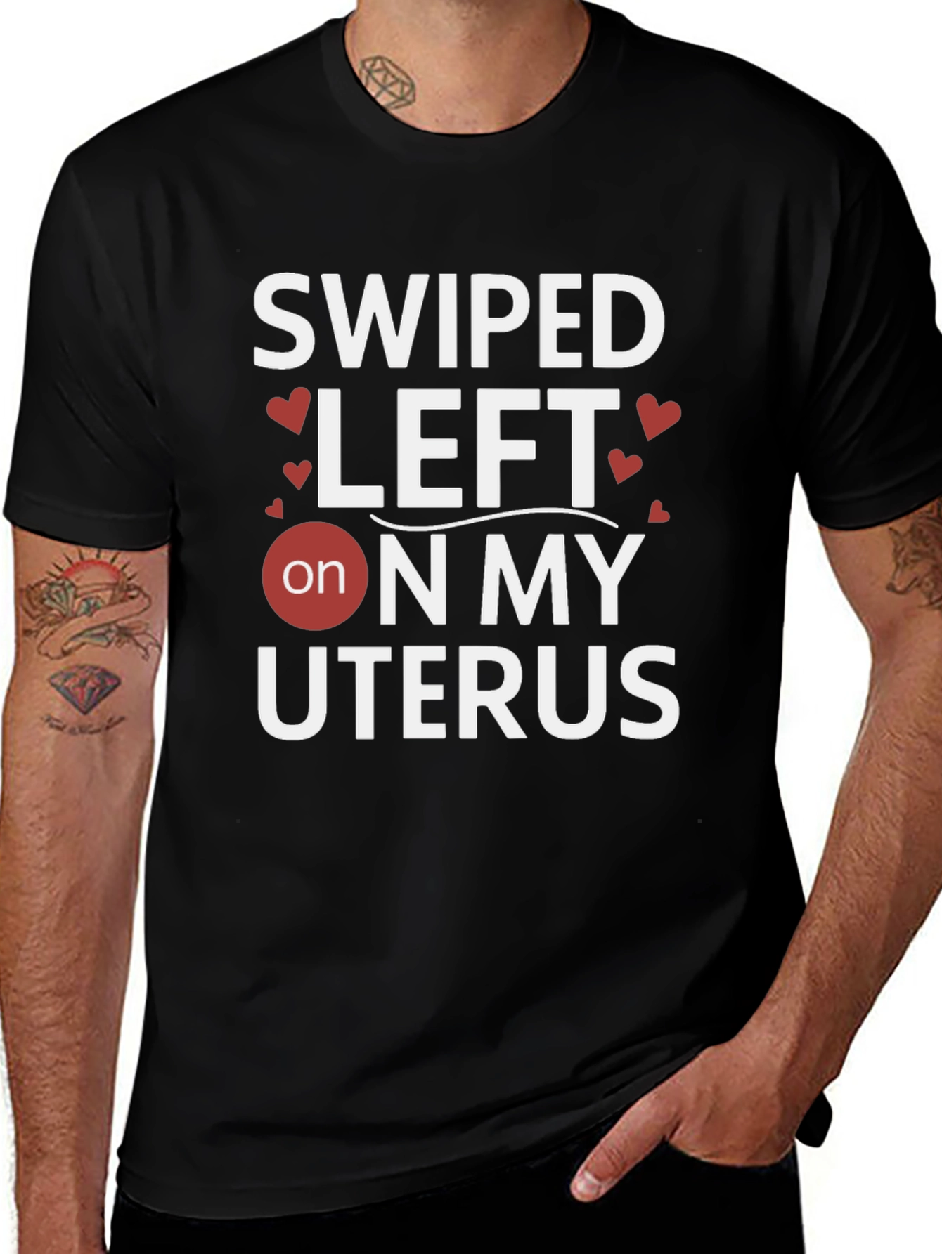 Camiseta Negra: Swipe Left on My Uterus
