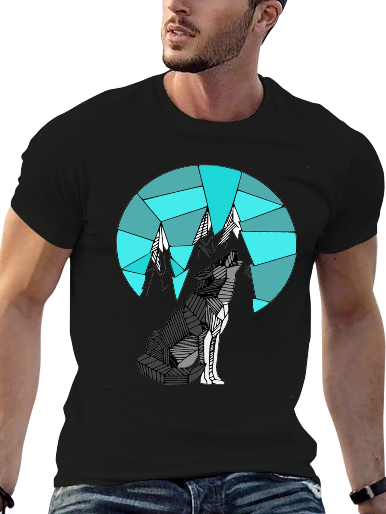 Camiseta Negra con Diseño de Lobo y Montañas Geométricas
