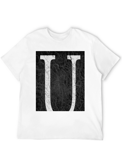 Camiseta Negra con Diseño de Letra U Abstracta